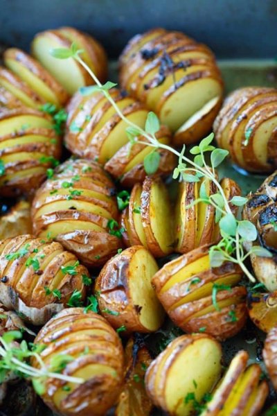 Garlic-Herb-Roasted-Potatoes-3566276630.jpg