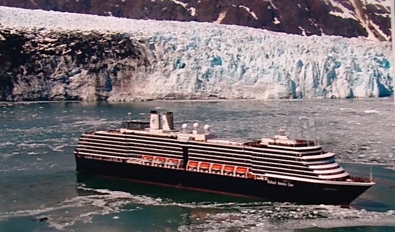 MS Eurodam Marjeri glacier.jpg