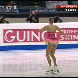Carolina Kostner - World Figure Skating Championships 2010 SP (CCTV 5, Chinese commentary)