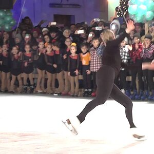 Carolina Kostner -  2014 Exhibition  IsolaVerdeTV Ischia (rinkside video)