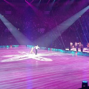 Olivia Smart & Adrián Díaz - 2019 Revolution on Ice Exhibition 1
