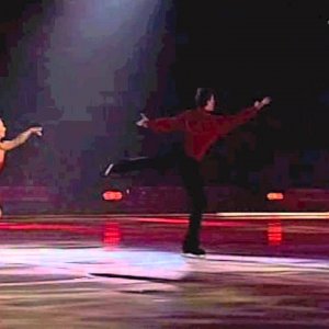 Art on Ice 2005 - Tatiana Totmianina & Maxim Marinin with Seal
