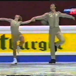 Elena Berezhnaya & Anton Sikharulidze RUS - 1998 European Championships SP