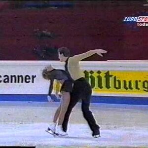 Elena Berezhnaya & Anton Sikharulidze RUS - 1998 European Championships Gala