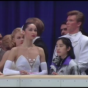 [HD] Compulsory Dance "Golden Waltz"  Group 3 Warming Up - 1998 Nagano Olympics