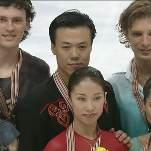 Pair - Medal Ceremony - 2002 Worlds