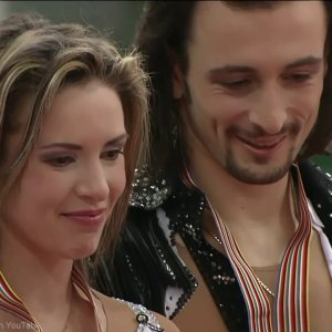 Ice Dance Medal Ceremony - 2002 Worlds - Lobacheva, Averbukh, Bourne, Kraatz, Chait, Sakhnovski