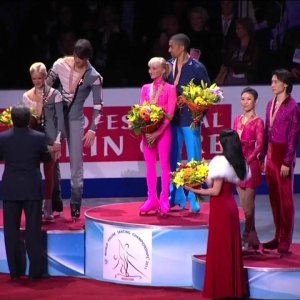 2011 Worlds Pairs Victory Ceremony