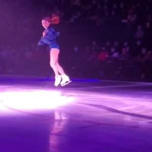 Satoko Miyahara - Stars on Ice 2022 - Voilà (rink side video)