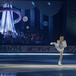 Mao Asada - 2011 Medalist On Ice - EX