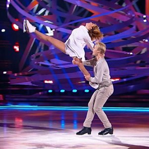 Yana Khokhlova and Vyacheslav Chepurchenko - "Feeling Good"