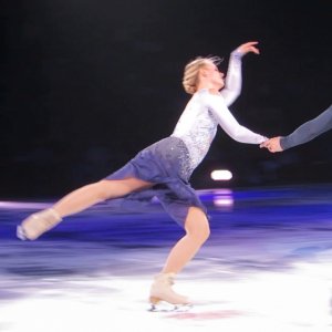 Madison Hubbell & Zachary Donohue - 2017 Stars on Ice Exhibition 1