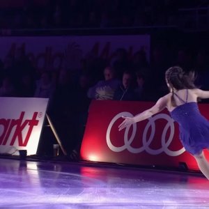 Alissa Czisny - Spotlight's Media Markt Eisgala 2016 - Supergirl by Michael Schulte