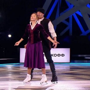 Regina Todorenko and Roman Kostomarov - "Barber of Siberia"