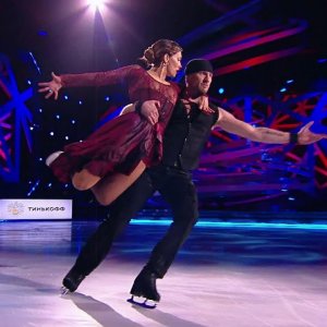 Regina Todorenko and Roman Kostomarov - "Llorando"