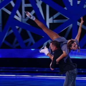 Regina Todorenko and Roman Kostomarov - "С любимыми не расставайтесь"