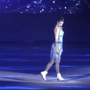 Alissa Czisny - 2014 Lu Chen Show in Chengdu, China - Liszt Consolation No. 3 (rinkside video)