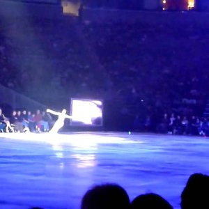 Alissa Czisny - Stars on Ice 2010 - You'll Never Walk Alone by Barbara Streisand (rinkside video, not complete)