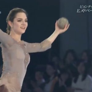 Evgenia Medvedeva - 2018 Dreams on Ice - Windmills of Your Mind