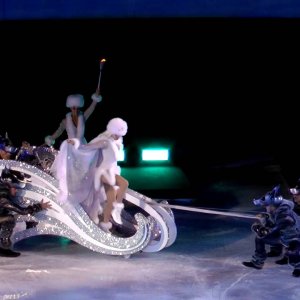 Carolina Kostner - Intimissimi on Ice 2016 - with Stéphane Lambiel and Hot Shivers Team (rinkside video)