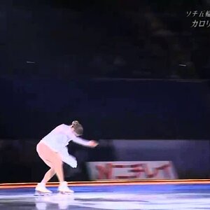 Carolina Kostner -  2014 Osaka Gala - Ave Maria (Japanese commentary)