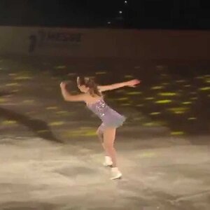 Carolina Kostner - Imagine on Ice 2014 - Imagine (rinkside video)