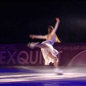 Carolina Kostner - Oberstdorf Gala 2013  - Ave Maria (Eurosport, Russian commentary)