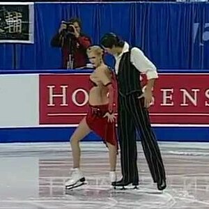 Kaitlyn Weaver & Andrew Poje - 2009 Skate Canada Compulsory Dance