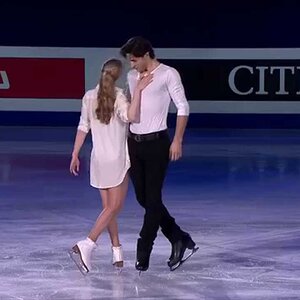 Kaitlyn Weaver & Andrew Poje - 2015 World Championships Exhibition
