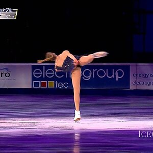 Carolina Kostner  - Ice Gala Bolzano 2012 - It’s oh so quiet (Japanese commentary)