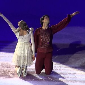 Carolina Kostner - Opera on Ice 2012 -  Romeo et Juliette with Stéphane Lambiel (rinkside video)