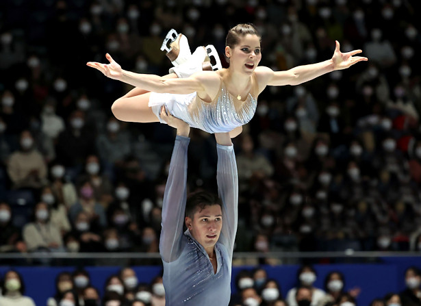 Mishina and Galliamov storm to gold at NHK Trophy - Golden Skate