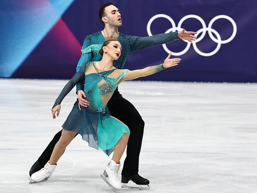 Anastasiia Metelkina and Luka Berulava